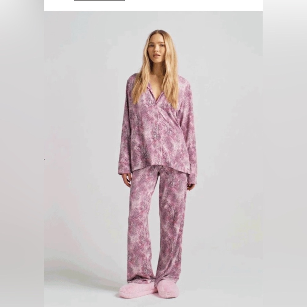 SKIMS - BEST SELLER! Bloom Mini Multi Animal Pajama Set - Picture 5 of 11